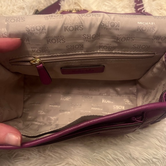 Michael Kors Purple Leather Crossbody Bag - Picture 2 of 6